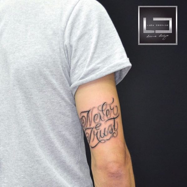 Luca corrado Derma Design Tattoo "Never Trust"